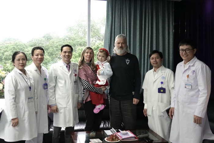 Phẫu thuật nội soi 1 lỗ Dr Trần Sơn